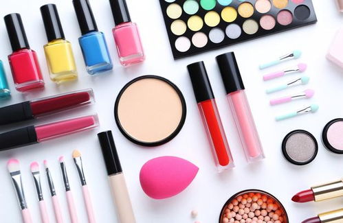 素颜与妆容之间 大学校园中的自我表达与审美自由