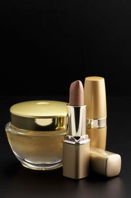 化妆品高清图片素材 眼影与口红的视觉盛宴